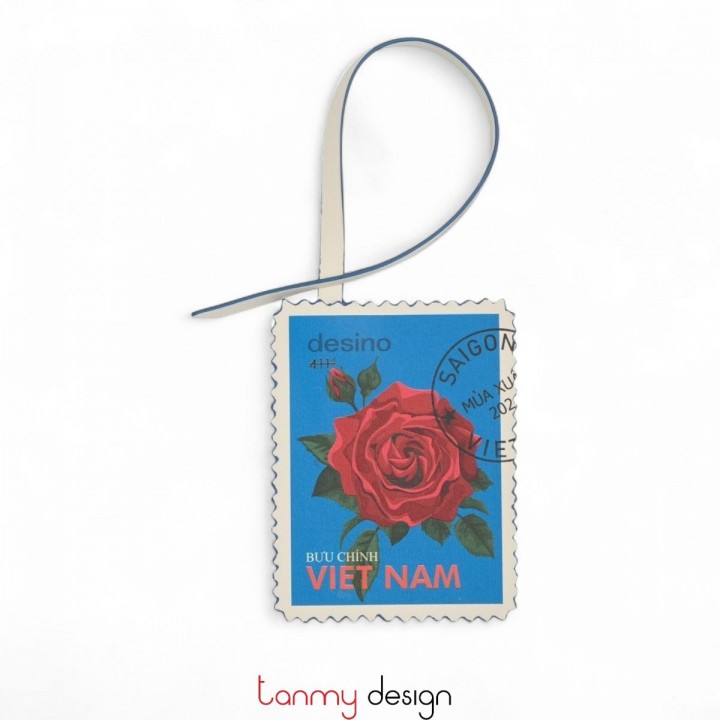 Charm in hoa hồng đỏ